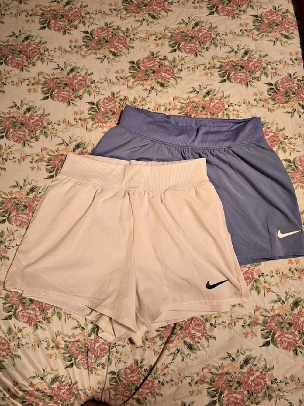 Nike Women'Small Athletic Shorts in Light Blue & White Size Small Like New